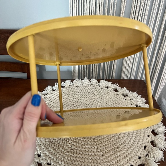 Rubbermaid 2 Tier 2725 Harvest Gold Turn Table Lazy Susan Spice Rack Vintage - Picture 4 of 6